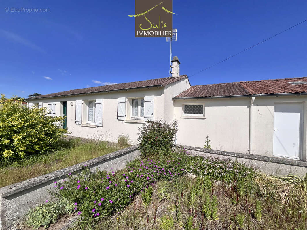 Maison à LA CHAPELLE-SAINT-LAURENT