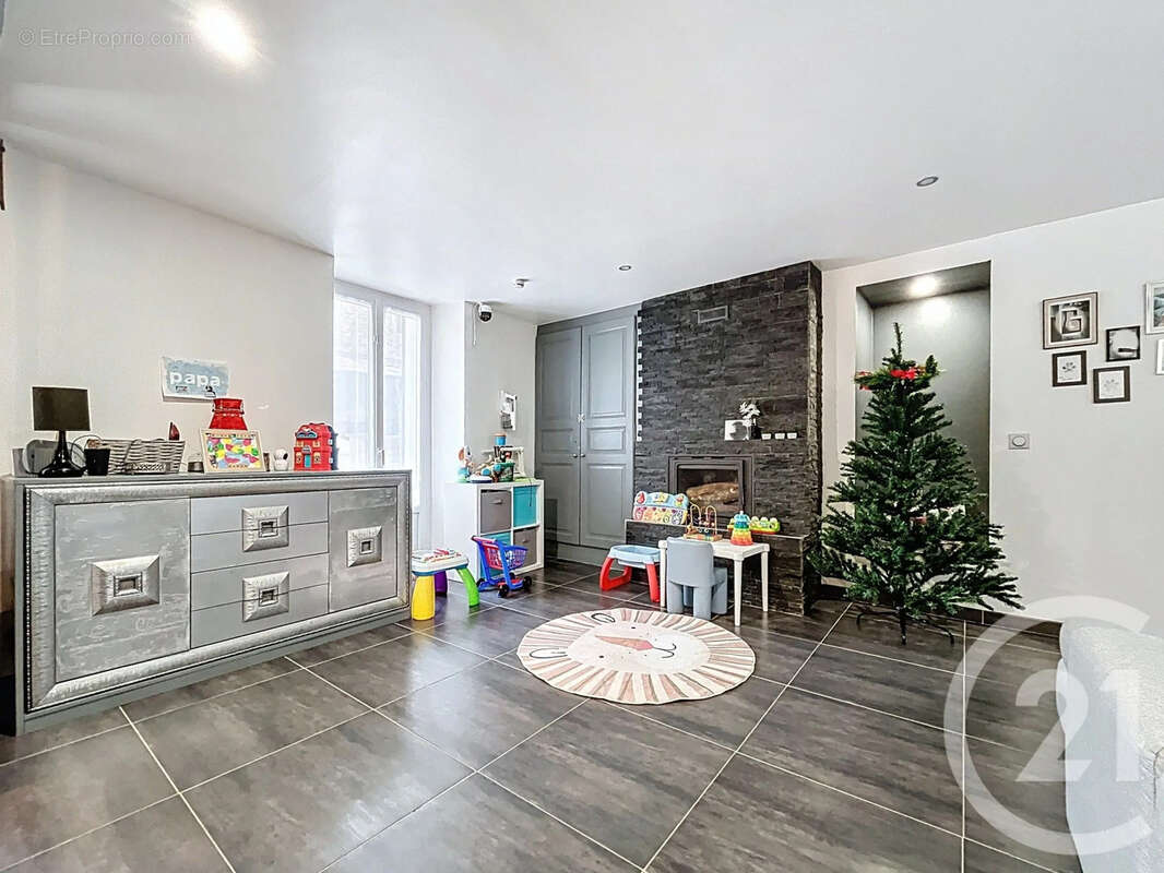 Maison à DONNEMARIE-DONTILLY