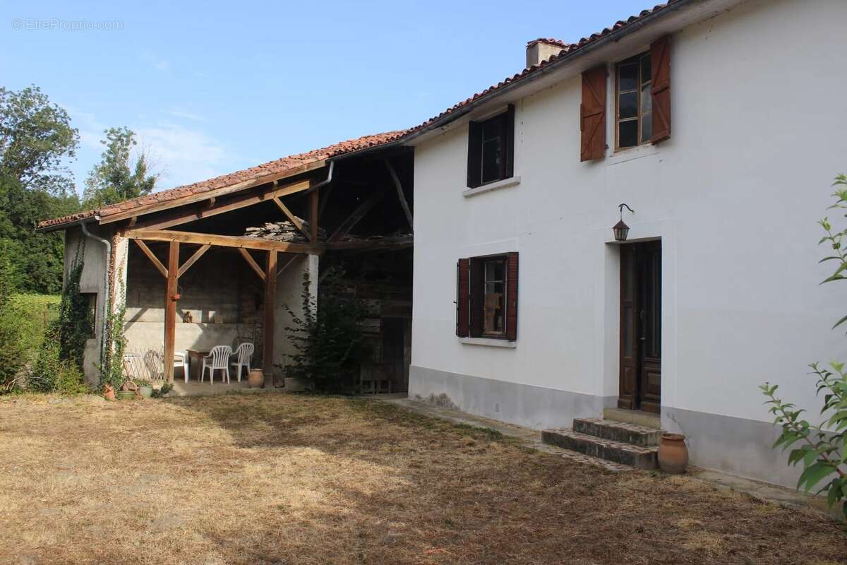 Secteur Montréjeau - Ferme Commingeoise à rénover - photo 3