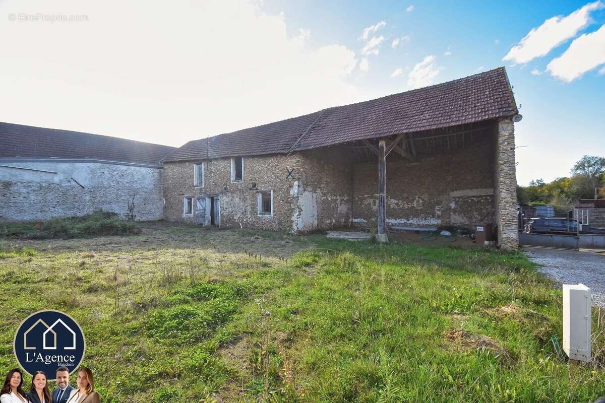 Maison à HOUDAN