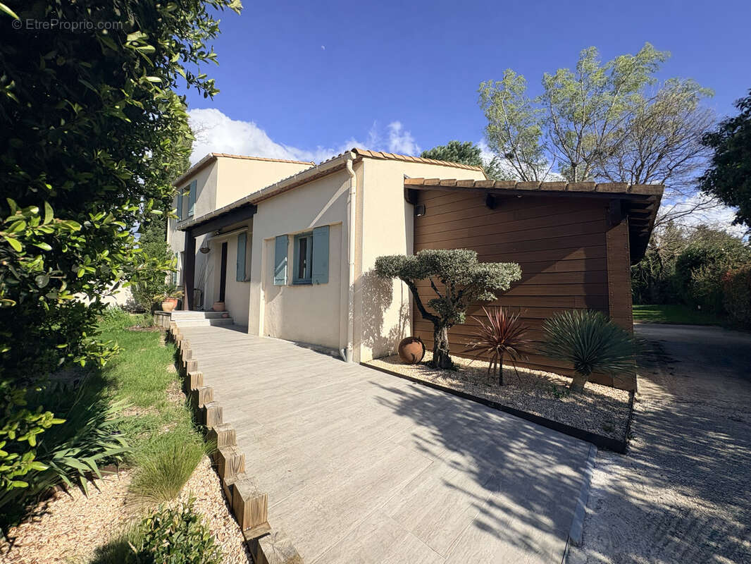 Maison à LA CALMETTE