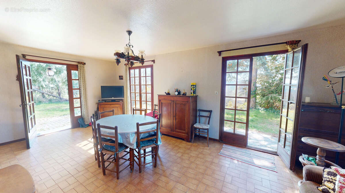 Maison à CRAPONNE-SUR-ARZON