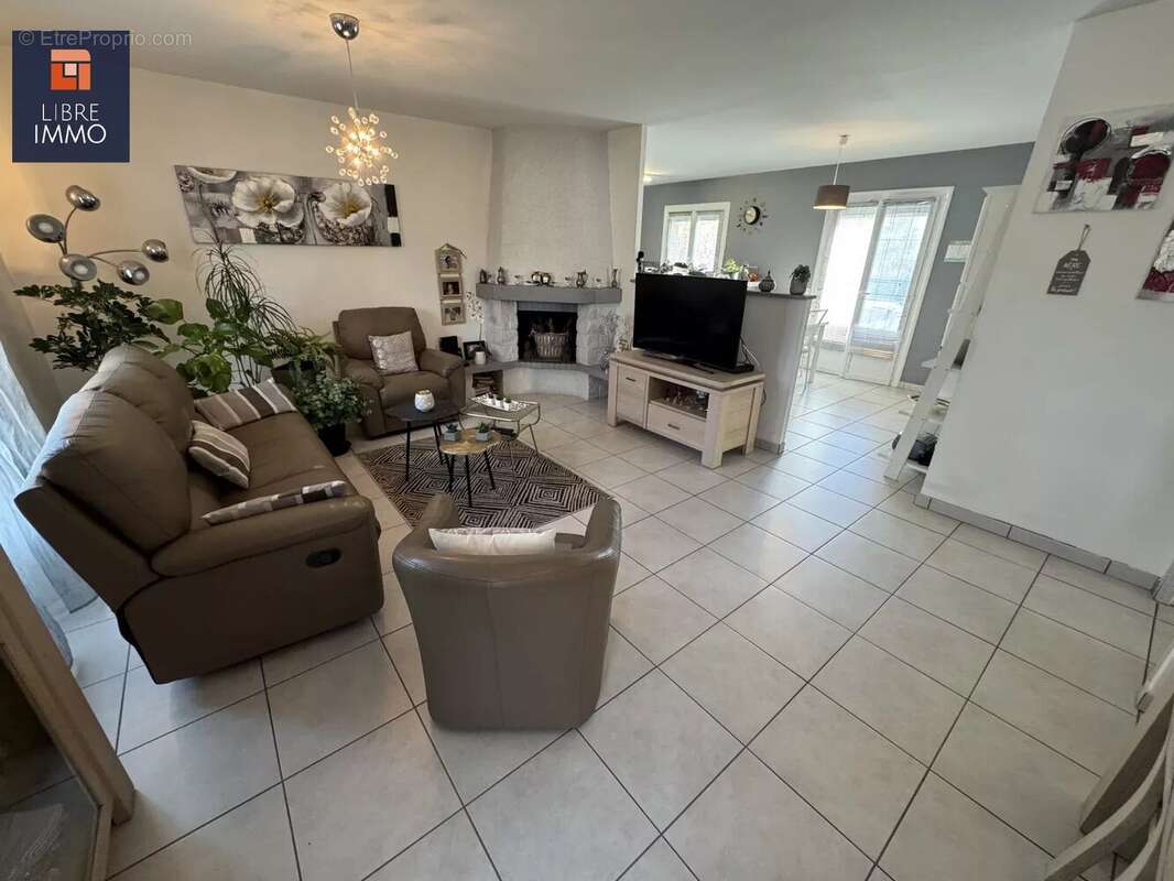 Maison à ARTIGUELOUVE