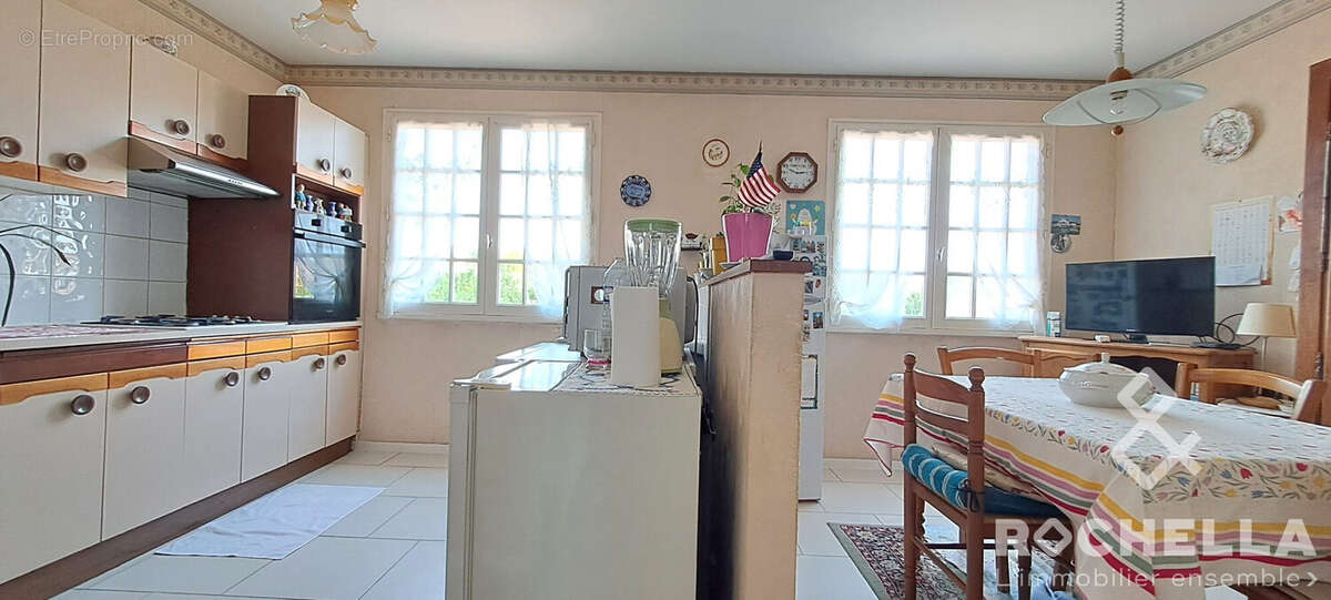 Maison 87 m² à Tonnay-Charente  - photo 5