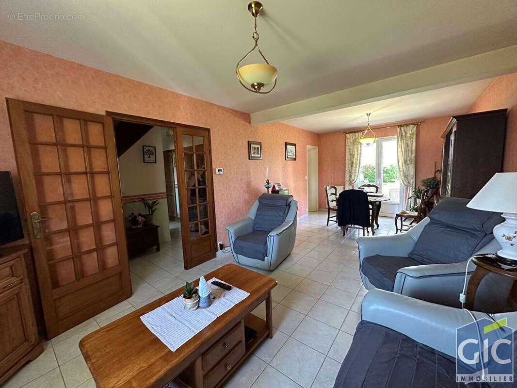 Maison à AUTHIE