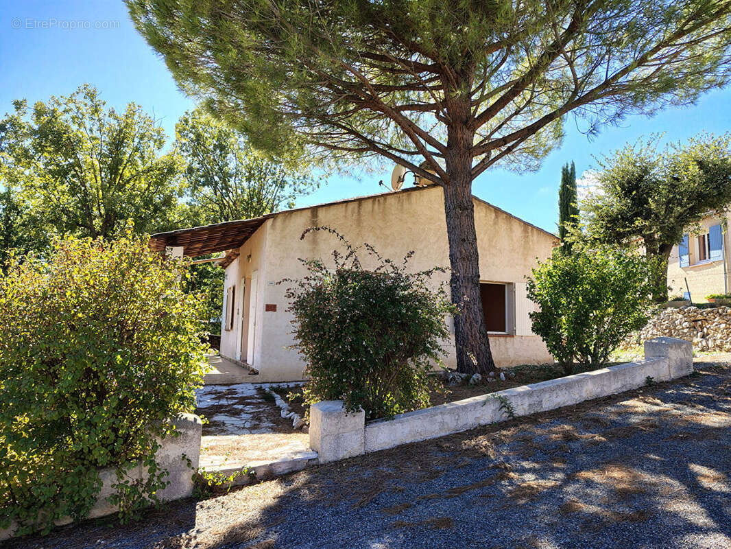 En exclusivité à Quinson : Charmante maison individuelle de plain-pied  avec garage - photo 7