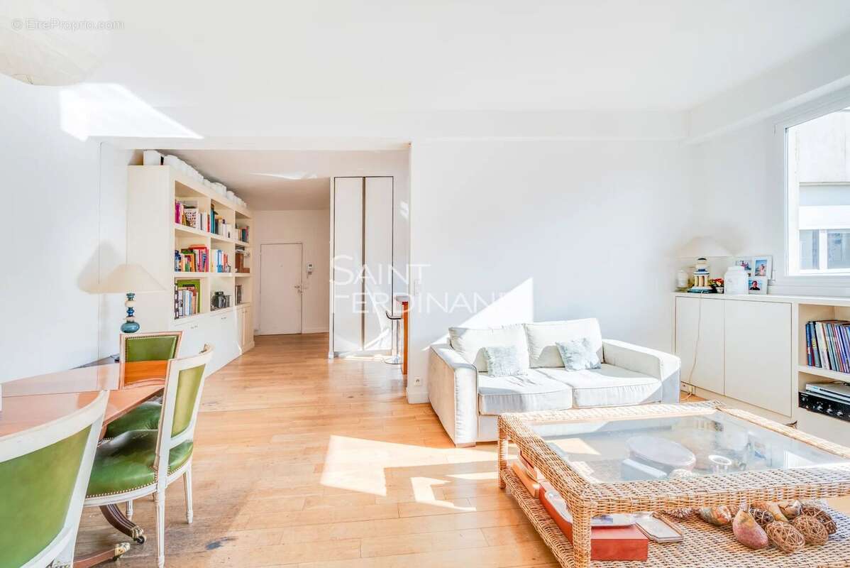 Appartement à NEUILLY-SUR-SEINE