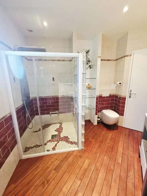 Maison à MONTELIMAR