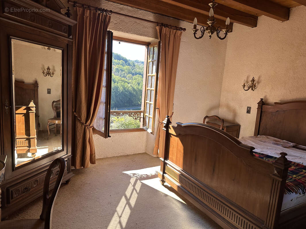 Maison à SAINT-CYPRIEN-SUR-DOURDOU