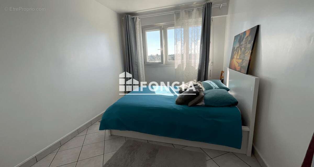 Appartement à CHILLY-MAZARIN