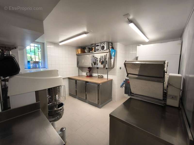 Commerce à DUN-SUR-AURON