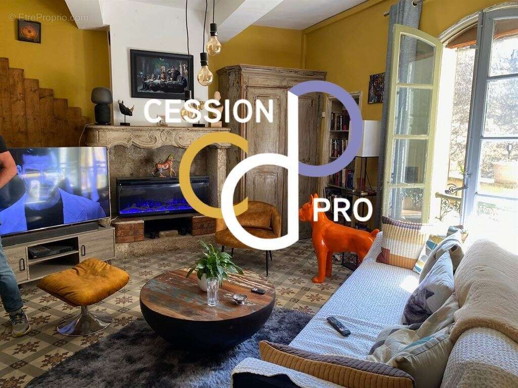 Commerce à UZES