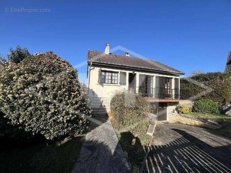 Maison à COMBS-LA-VILLE