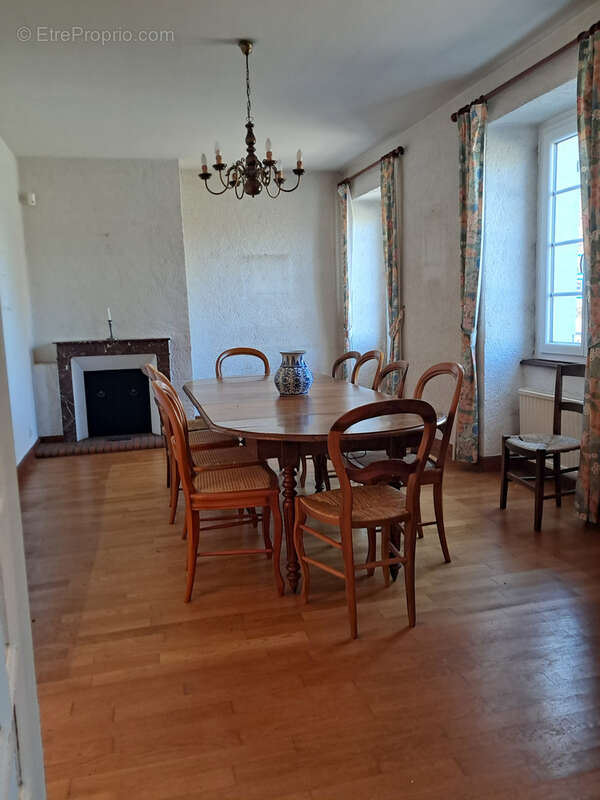 Maison à ARNAC-POMPADOUR