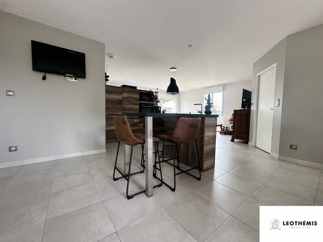 Maison à SAINT-JUST-LUZAC