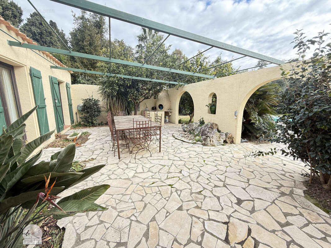 Villa de charme F5 avec piscine Jardins Saint-Jacques - photo 13
