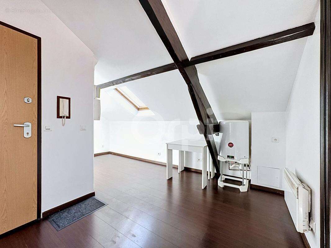 Studio à Vendre 17,37m² loi Carrez (23,31 m² au sol) - proximité centre-ville et 10 minutes RER A - - photo 7