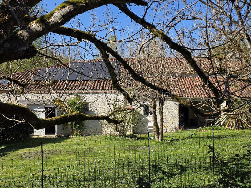 Maison à SAINT-PIERRE-DE-CLAIRAC