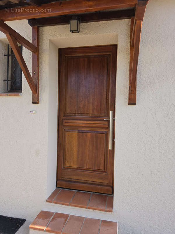 Maison à MOURIES
