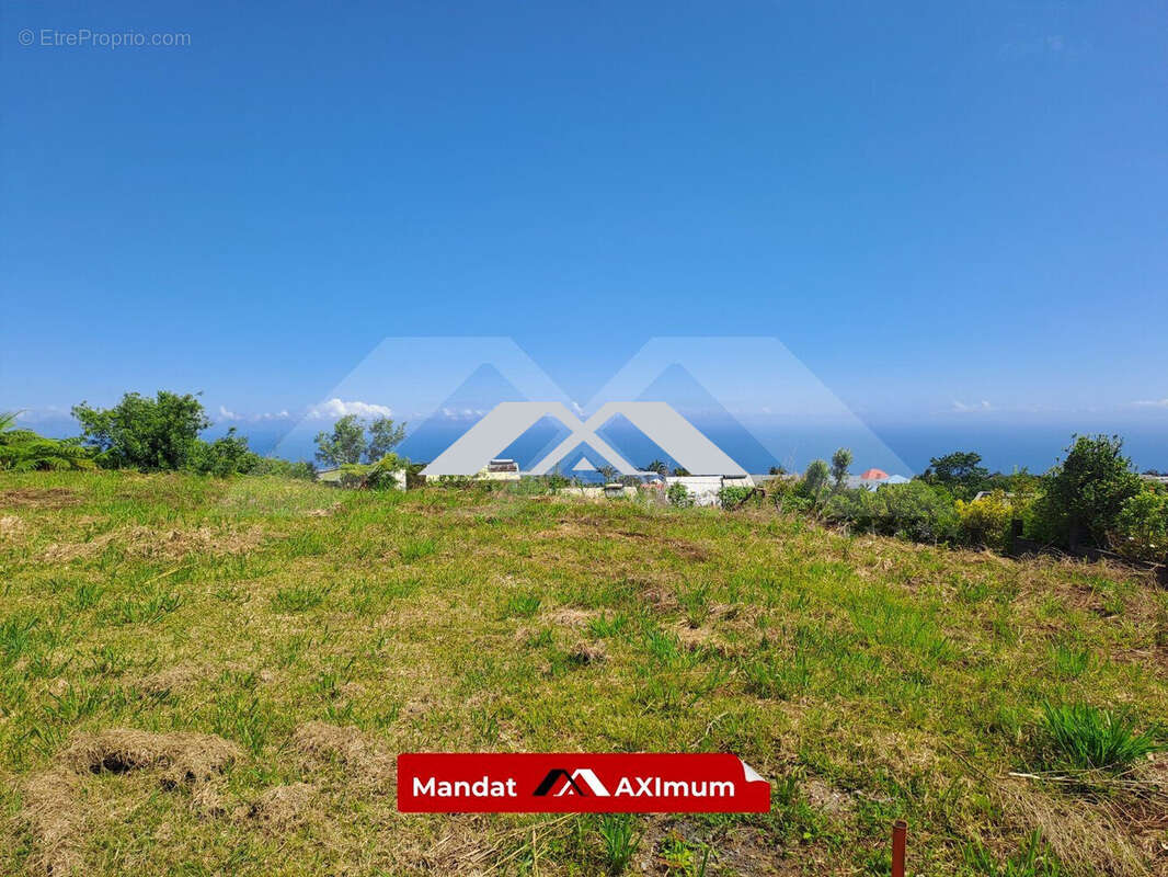 Terrain à SAINT-JOSEPH