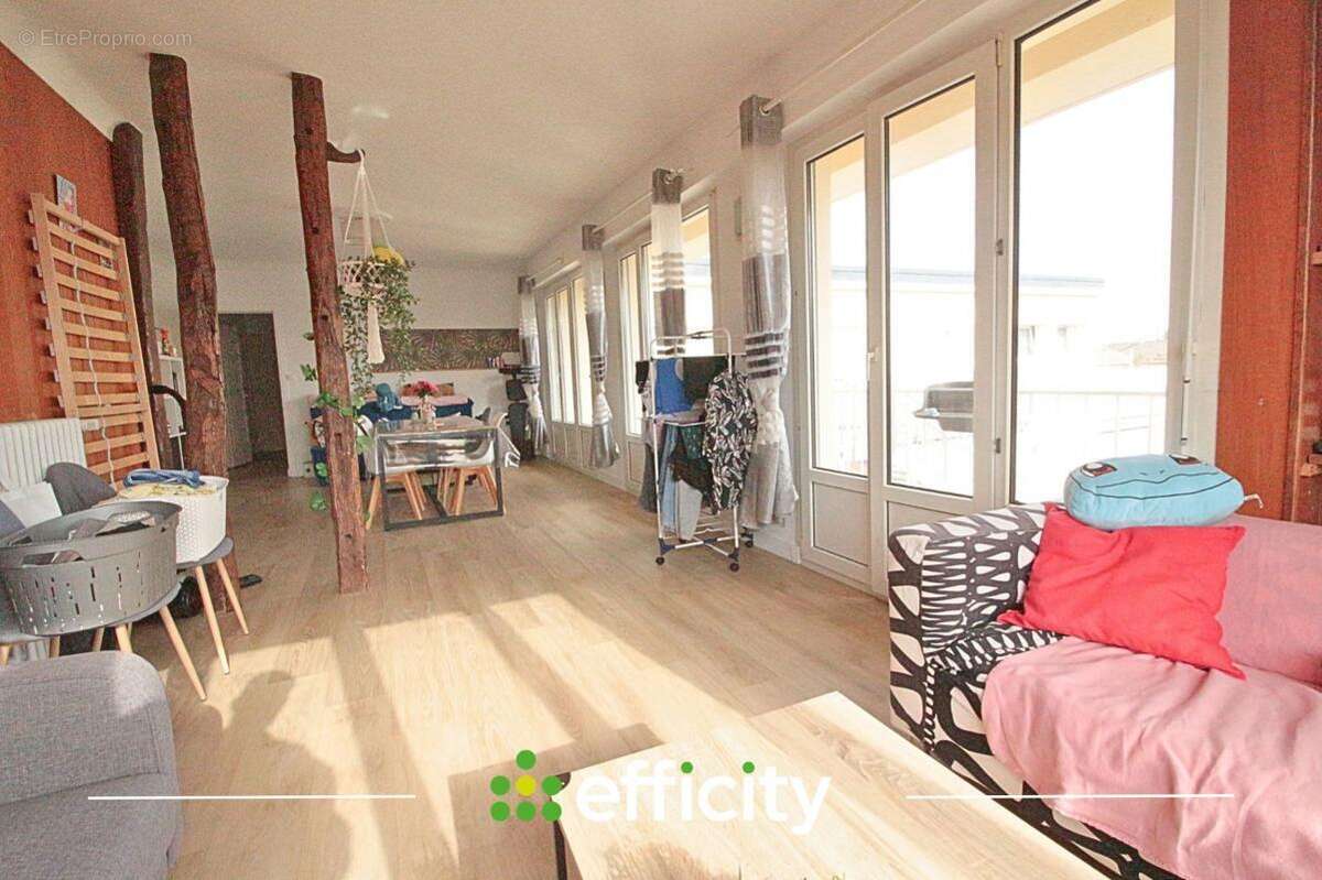 Appartement 587 m² à Colombelles  - photo 4