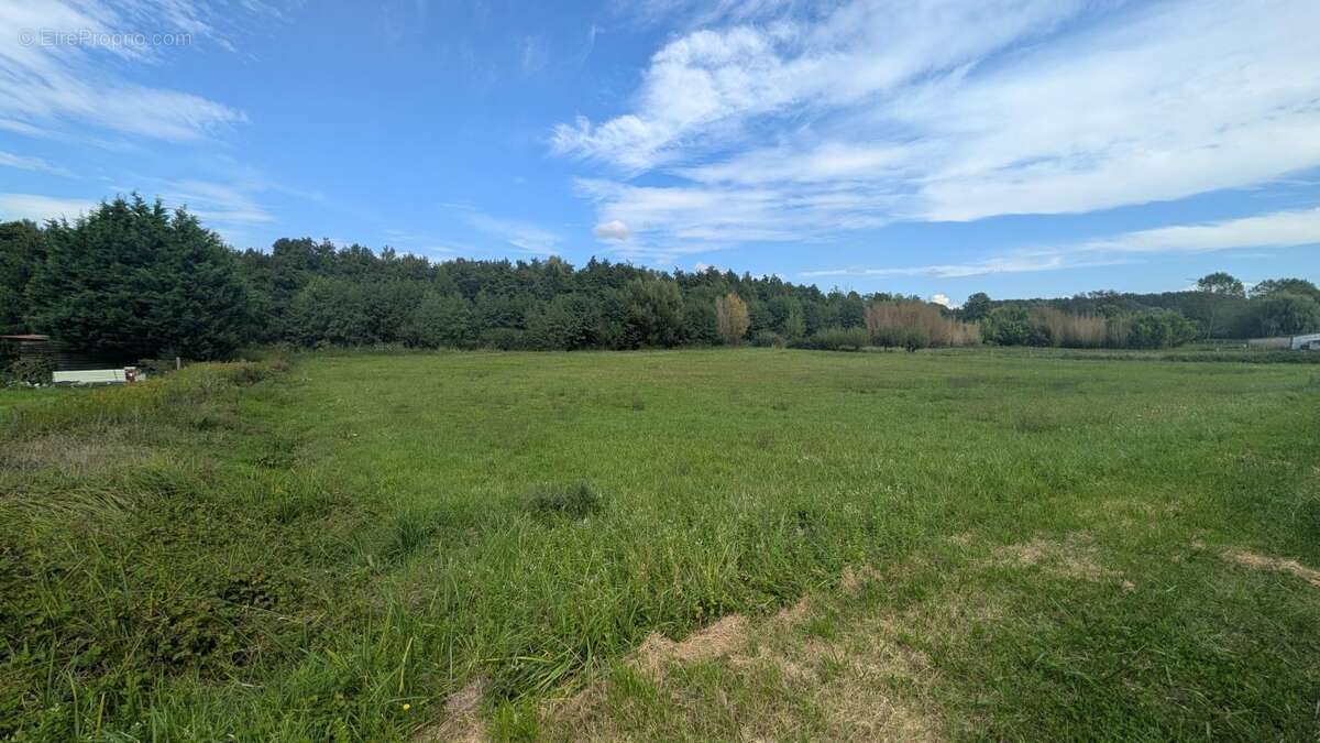 Terrain à SAINT-JUST-CHALEYSSIN