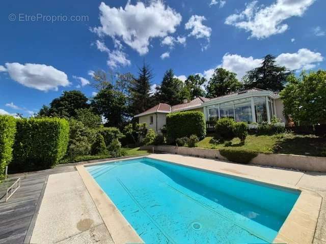 Maison à CHARBONNIERES-LES-BAINS