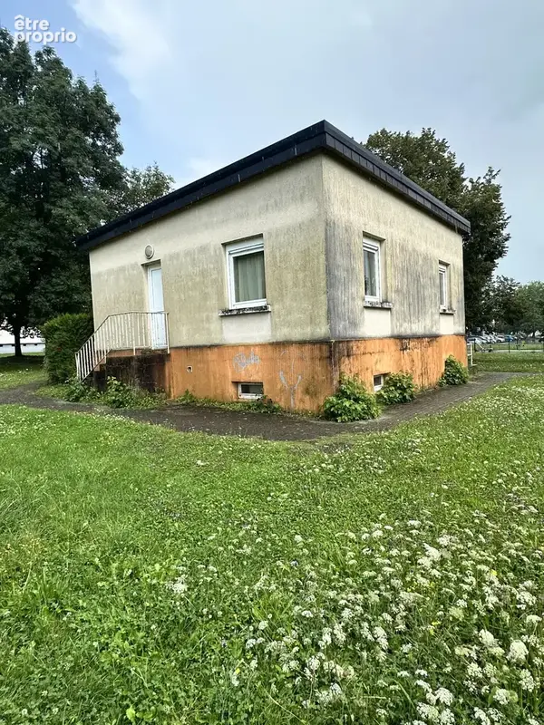 Ancienne maison medicale de 75.50m2 sur 3.54 ares - photo 3