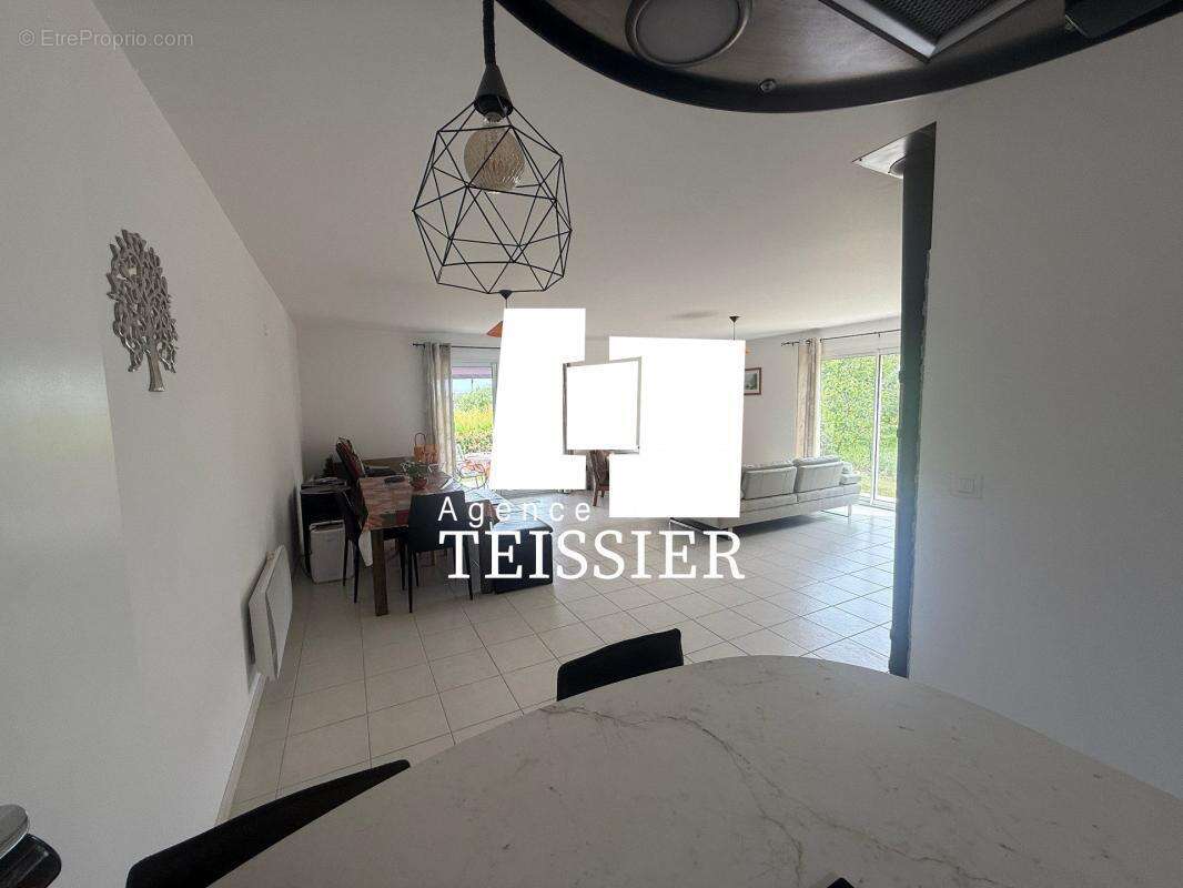 Maison à SAINT-PAUL-LE-JEUNE