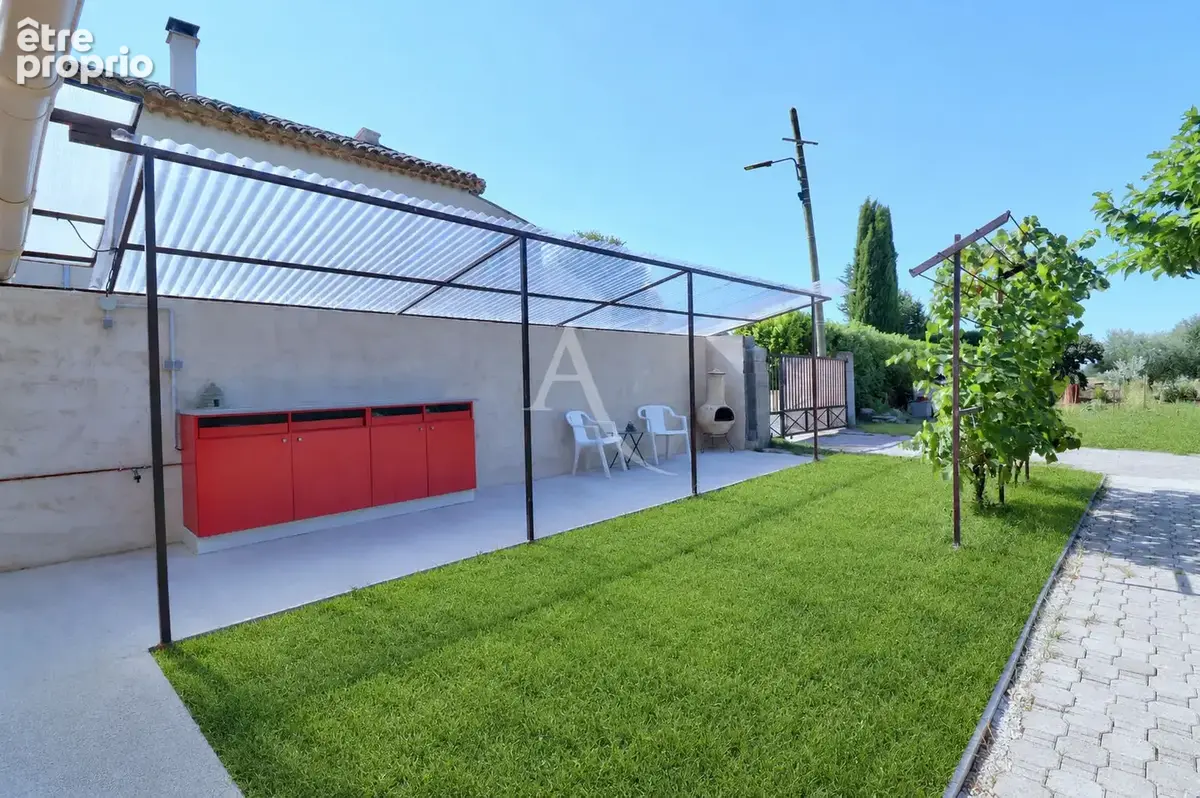 Villa lumineuse au calme avec terrasse dependance garage jardin arbore puit - photo 17