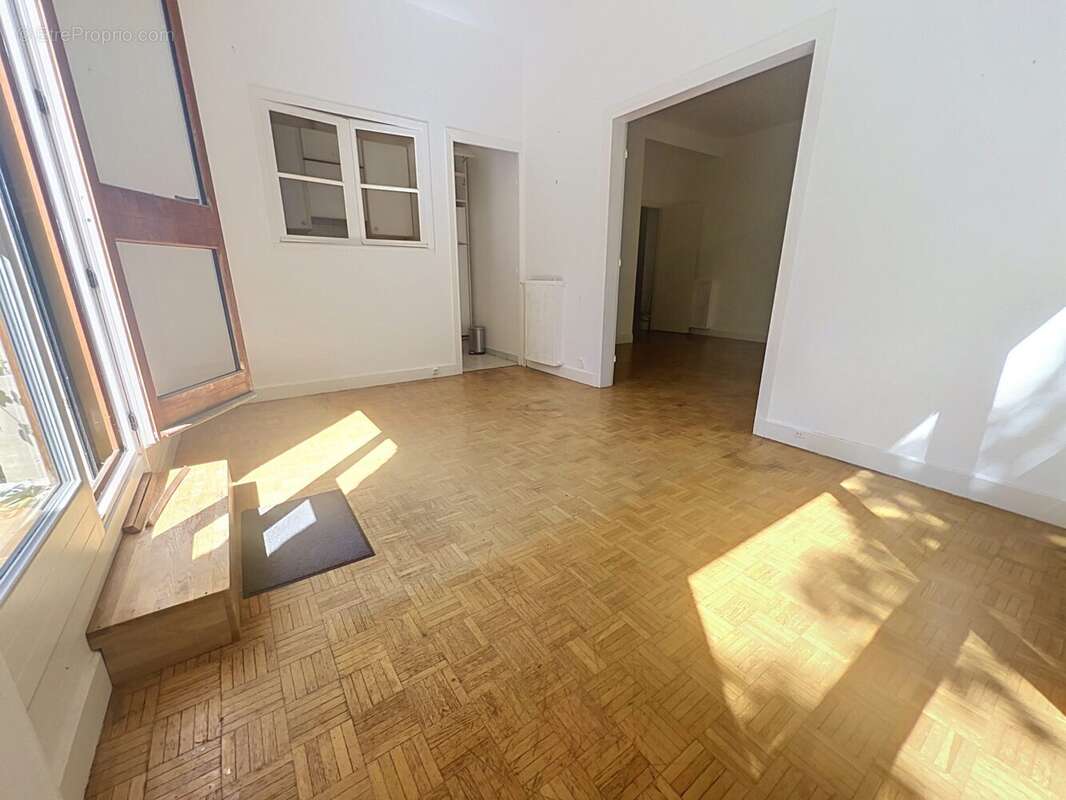 Appartement 70 m² à Garches  - photo 7