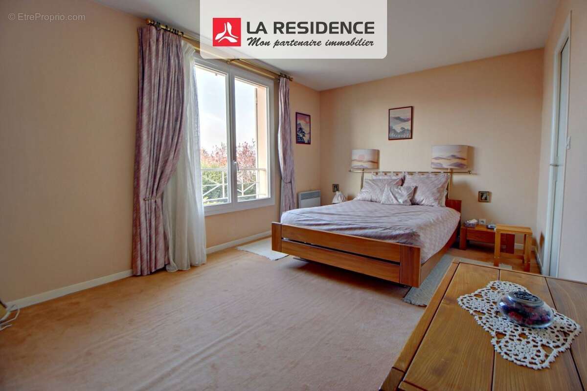 Maison à VERNEUIL-SUR-SEINE