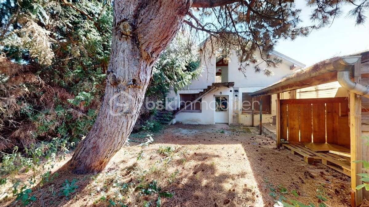 Ancienne boulangerie + logement atypique – terrain 790 m² - photo 12