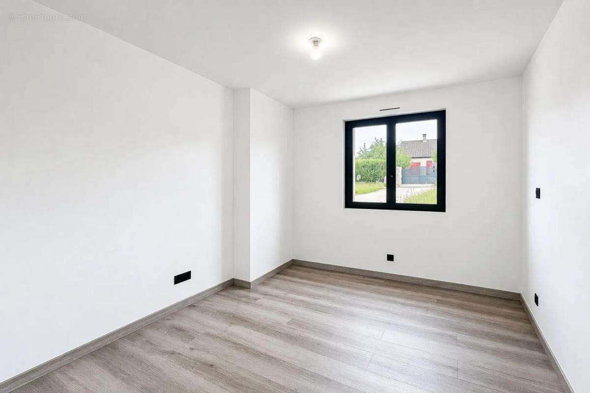 Maison à FONTAINE-LA-GAILLARDE