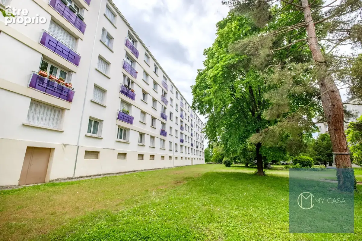 Appartement traversant T2 de 50,53m2 sur Vaulx-en-Velin - photo 1