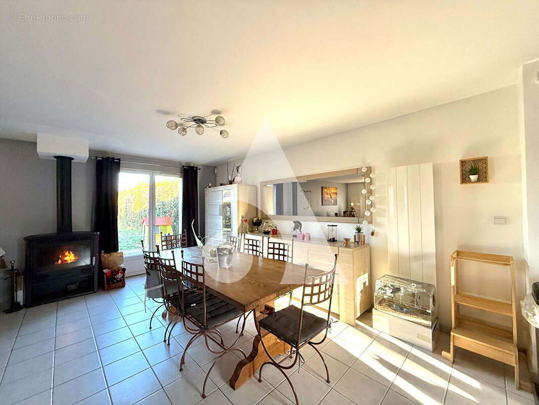 Maison à VAUX-SUR-EURE