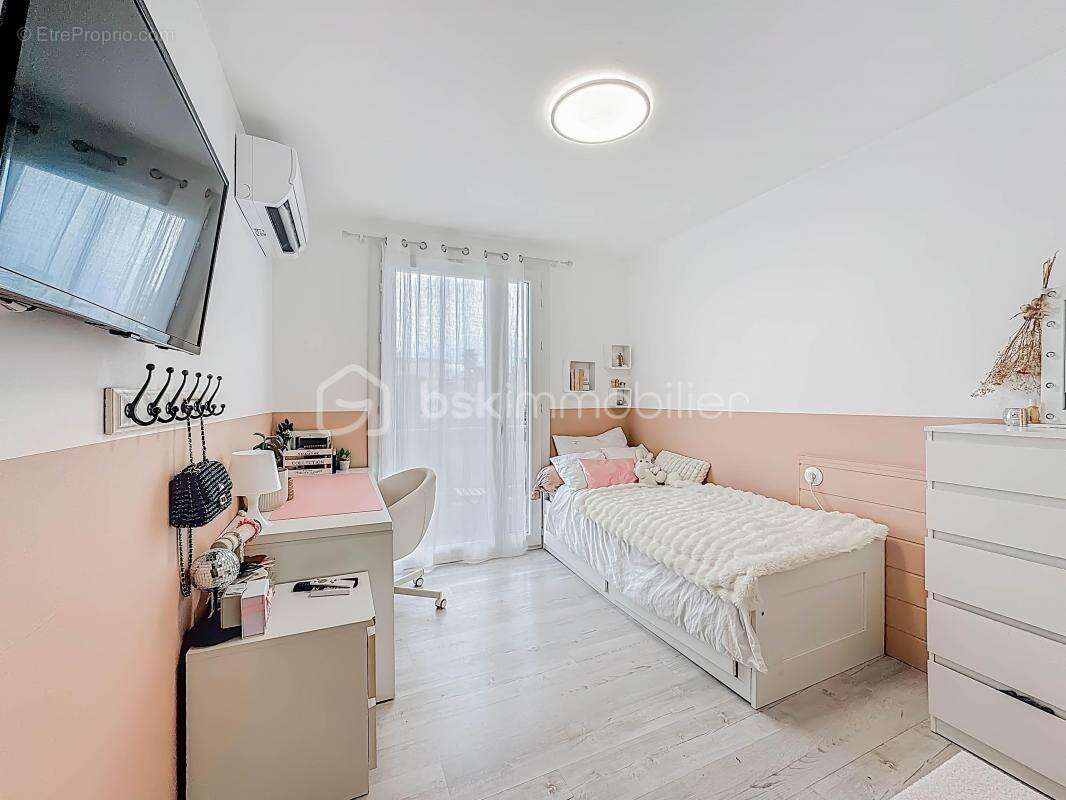 *** Magnifique Appartement T4 de 82m2 avec 3 terrasses et parking à PALAVAS *** - photo 8