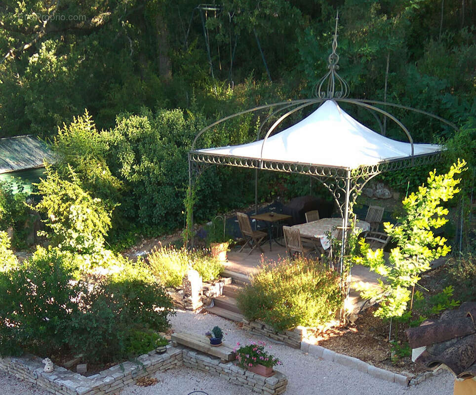 Maison à CHATEAUNEUF-LE-ROUGE