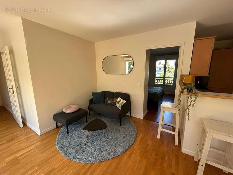 Appartement à LA GARENNE-COLOMBES