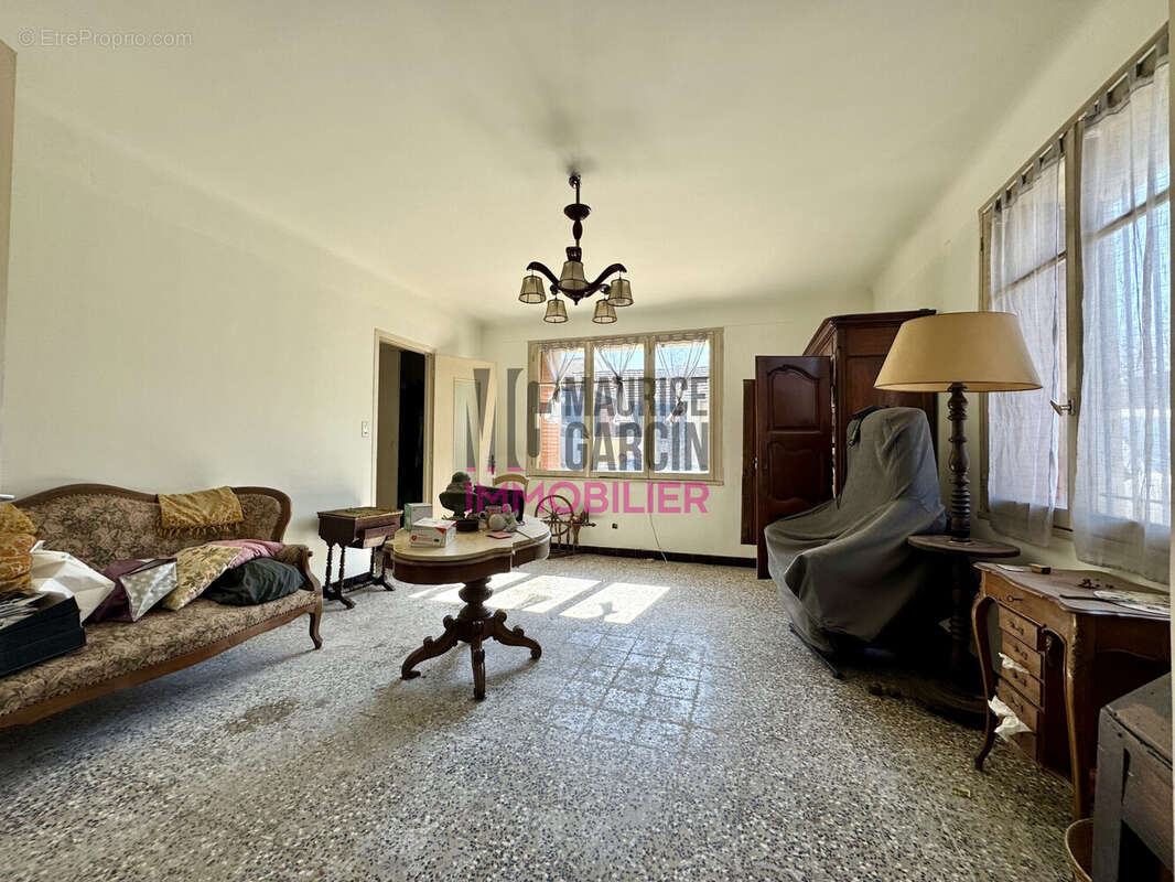 Appartement à PERNES-LES-FONTAINES