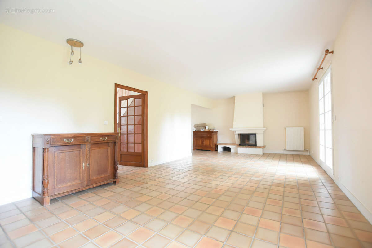 Maison à LES ESSARTS-LE-ROI