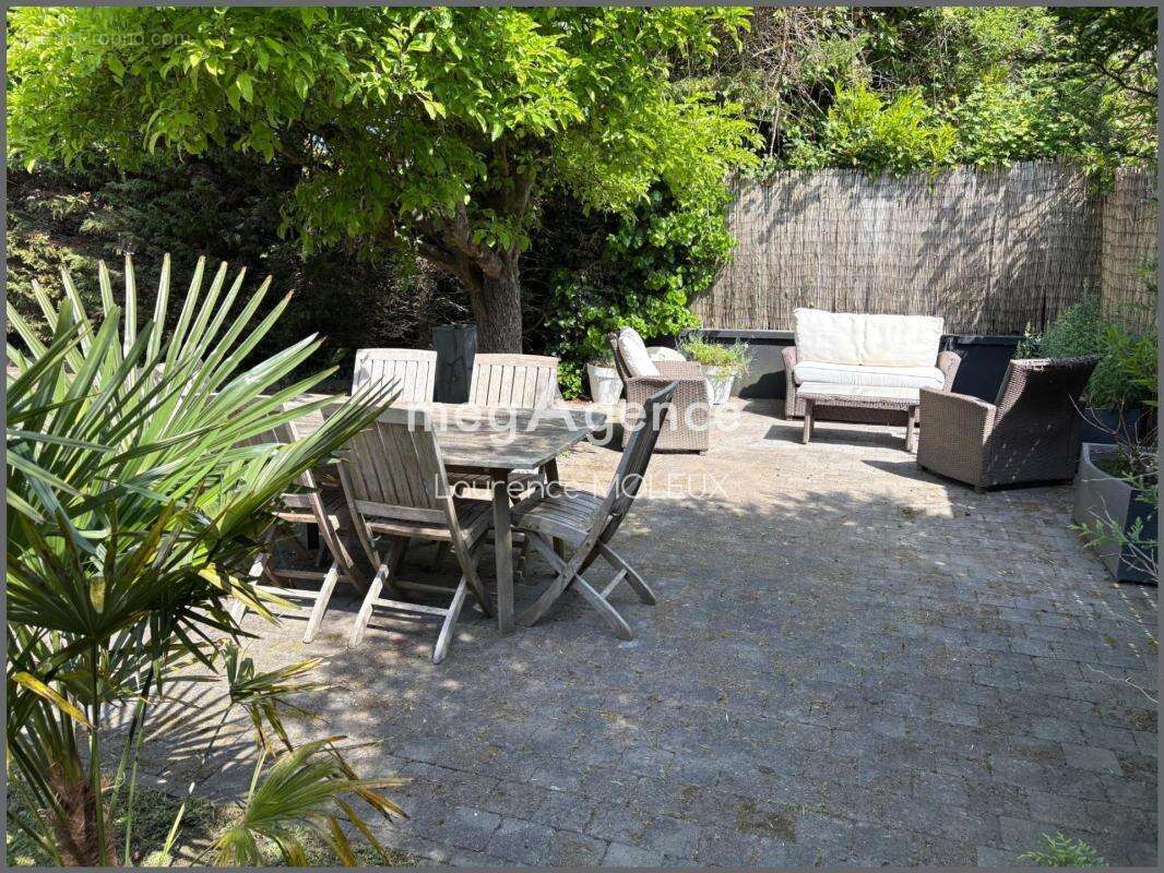 Maison individuelle - 181m2 - 7 pièces - photo 10