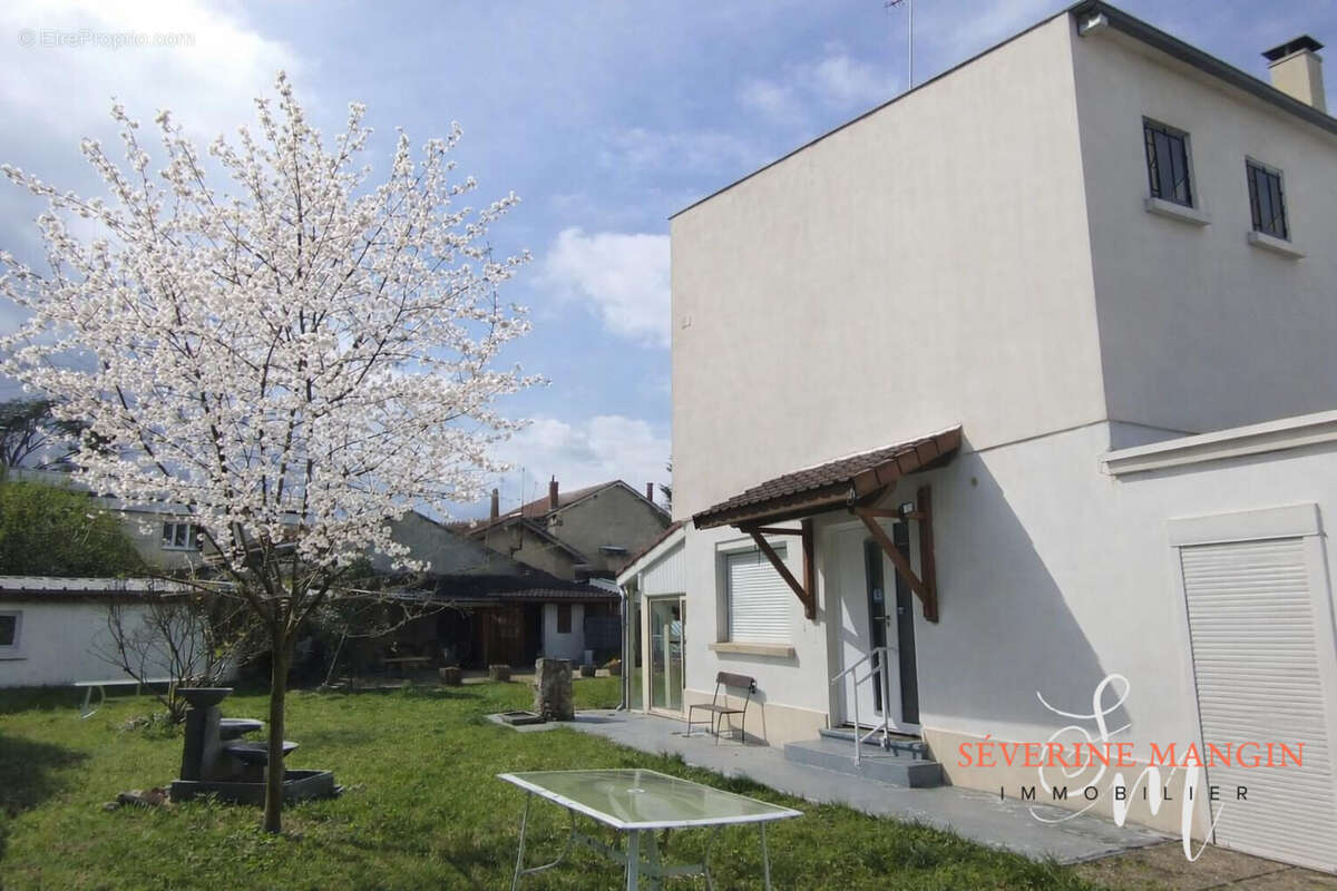 Maison à ROMANS-SUR-ISERE