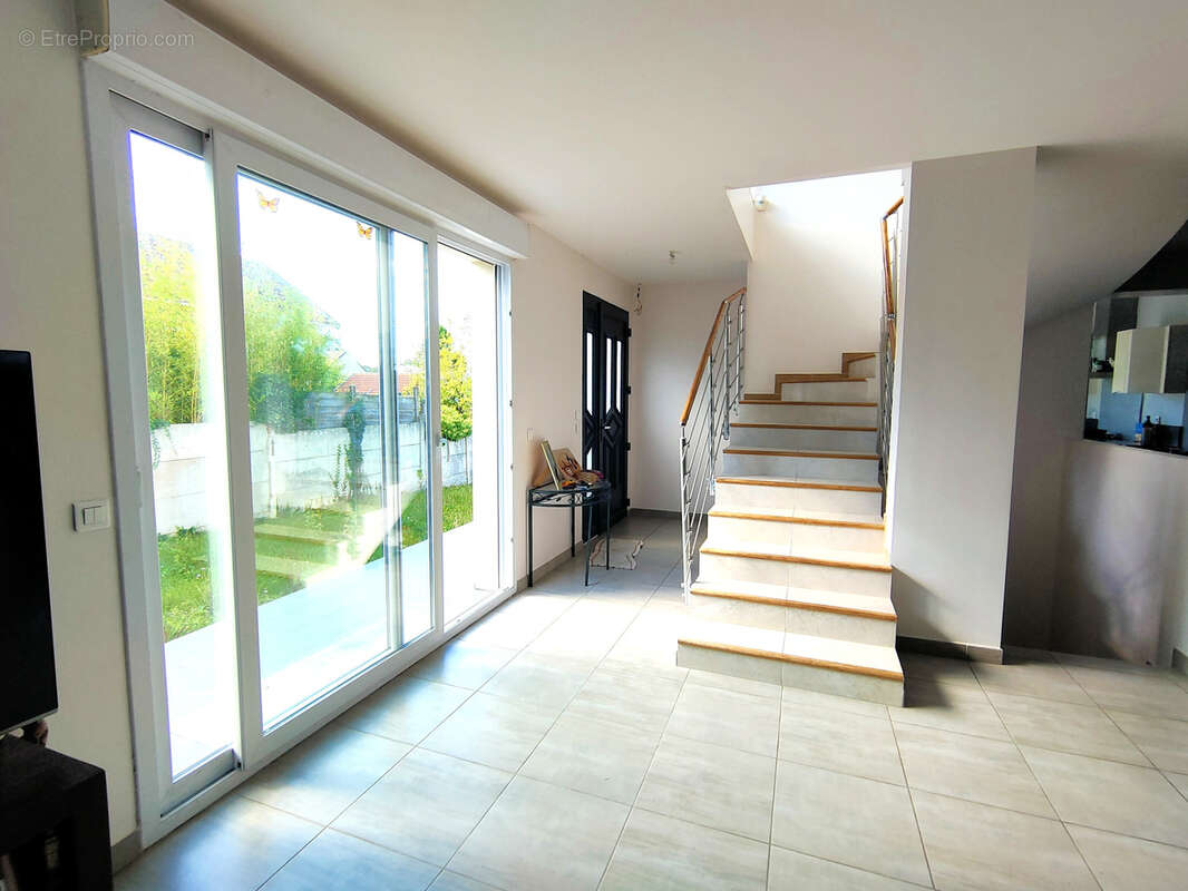 Maison à SAINT-REMY-LES-CHEVREUSE