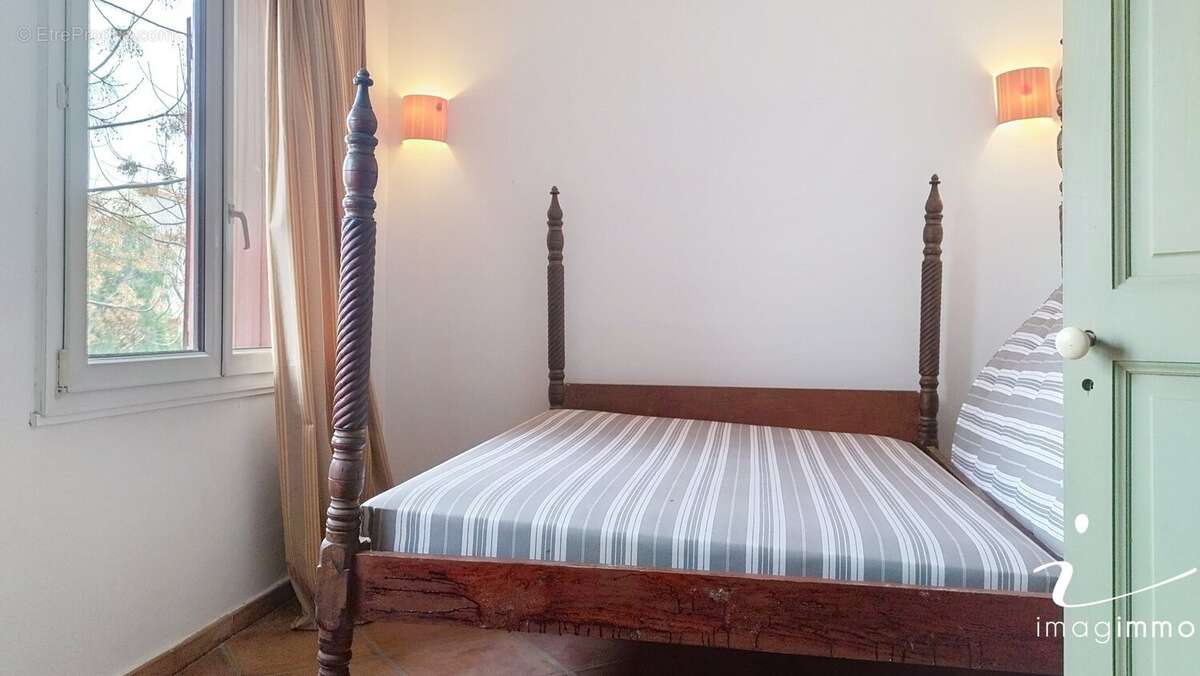 Maison à VIC-LA-GARDIOLE