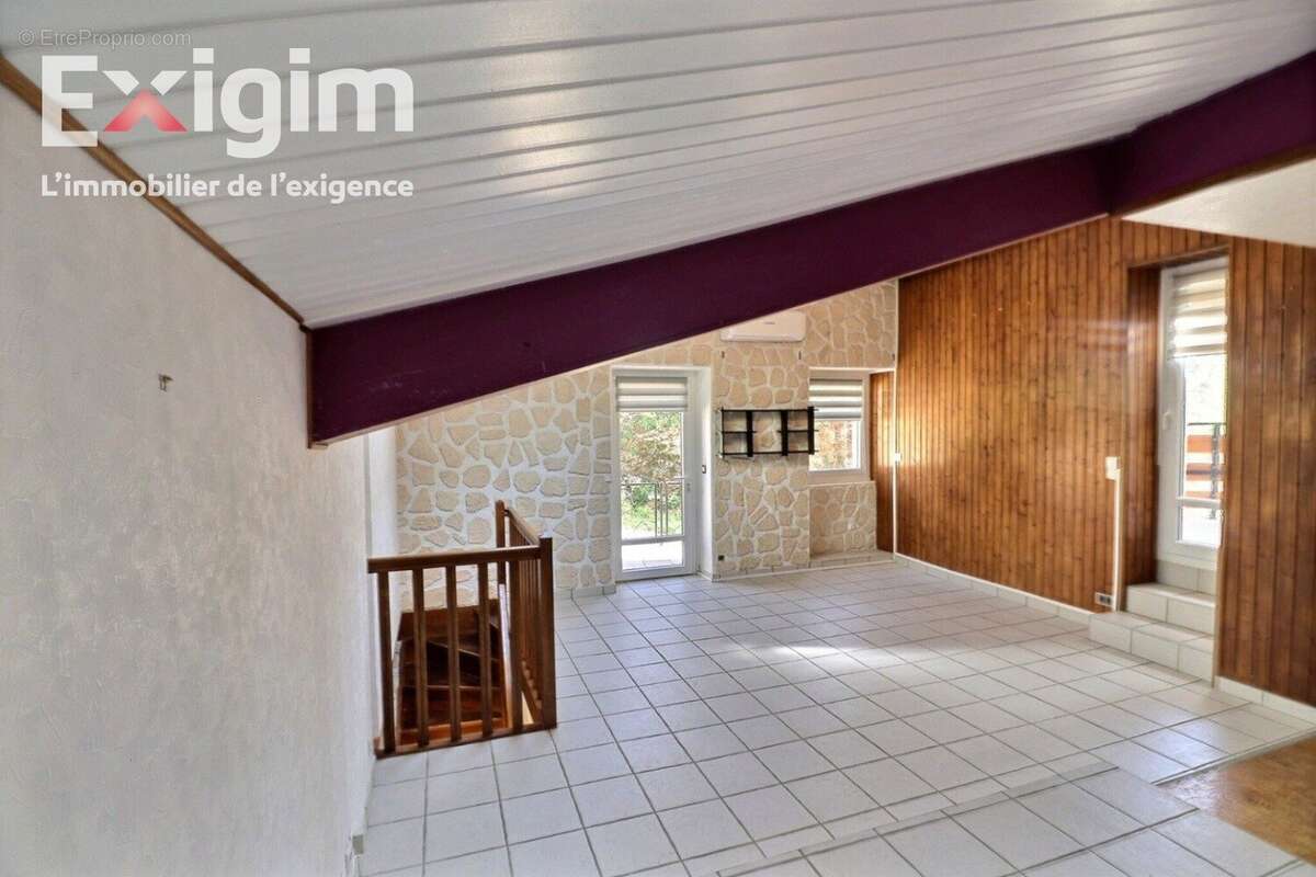 Maison à SAINT-BARTHELEMY-LE-PLAIN