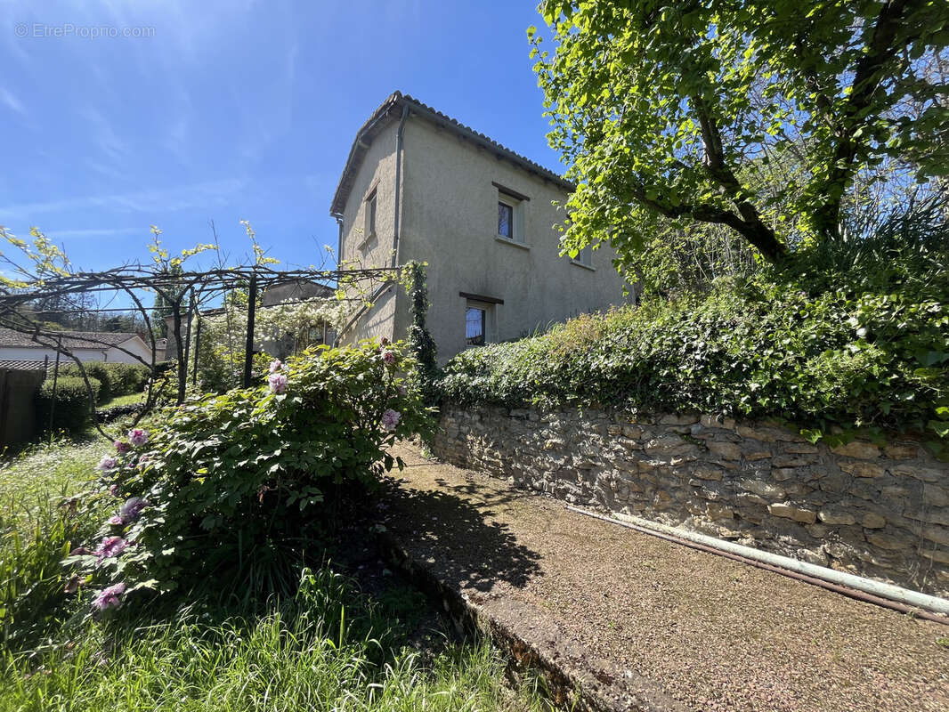 ref 72220 THOUARS Belle maison de 172 m2 dans cadre agréable et calme avec vue sur la campagne - photo 10