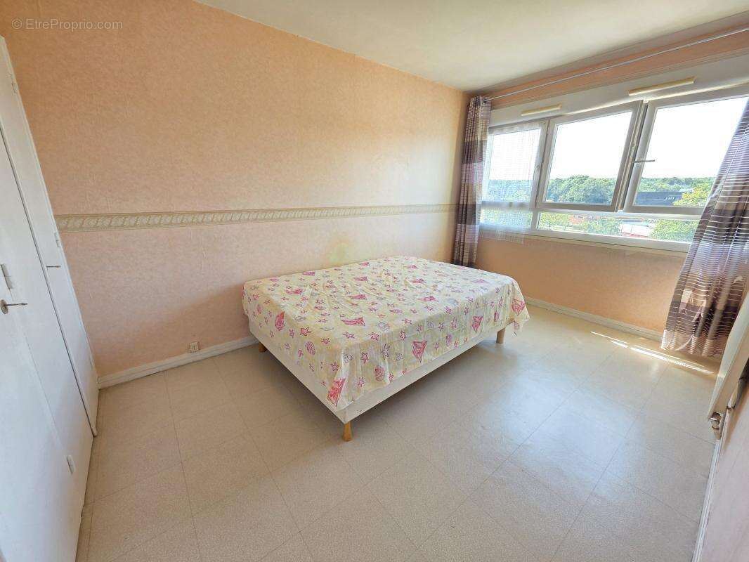 Appartement à SAINT-ETIENNE-DU-ROUVRAY