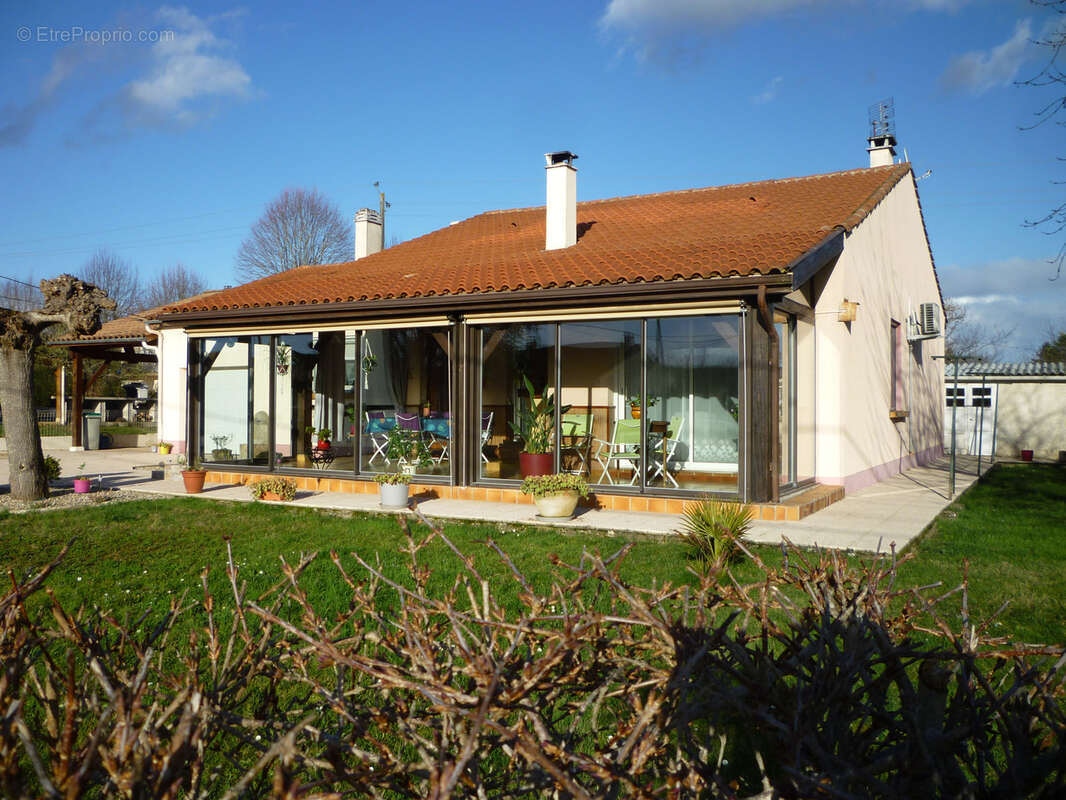 À vendre   Maison de plain-pied 4 pièces   136 m2   CONDEZAYGUES (47)   238 000 € - photo 2