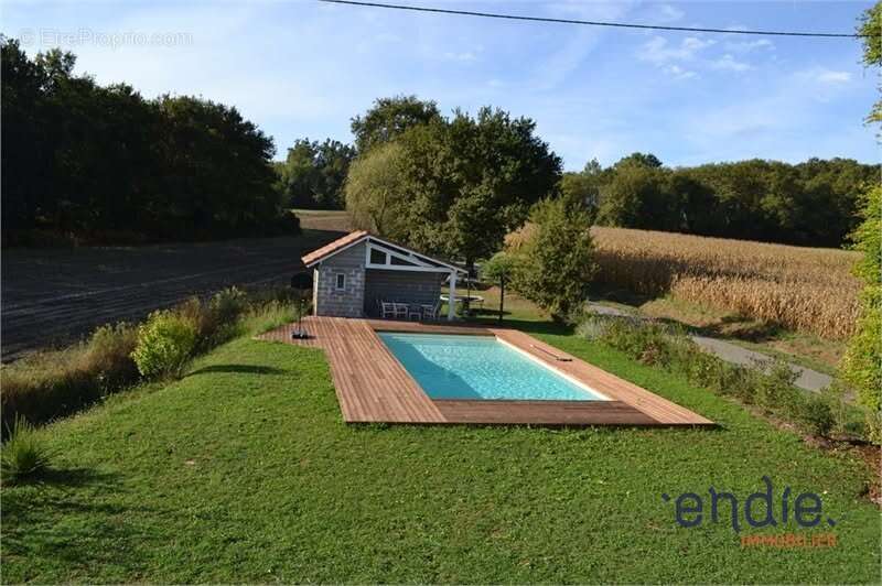 Maison à BONNEGARDE